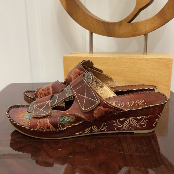 Corkys Elite Women’s Sandals Covington - Brown Tooled Leather - 8M - Picture 1 of 9
